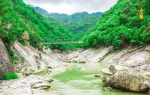 燕子河大峡谷